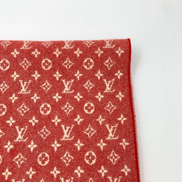 Louis Vuitton Red Monogram Wool & Cashmere Fringe Scarf 200x40cm - Picture 9 of 9